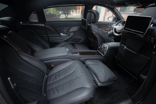 Mercedes-Benz Maybach S-класс, x222 черный - аренда, прокат