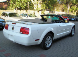 Кабриолет Ford Mustang 4