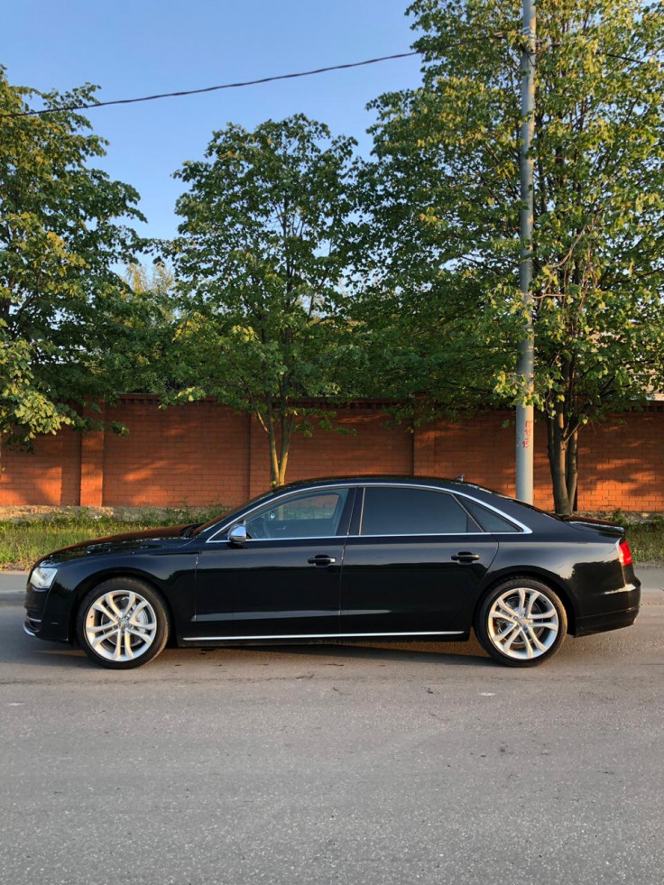 Audi A8 чёрная - аренда, прокат