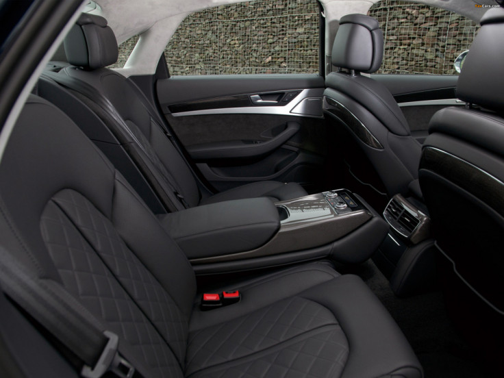 Audi A8 чёрная - аренда, прокат