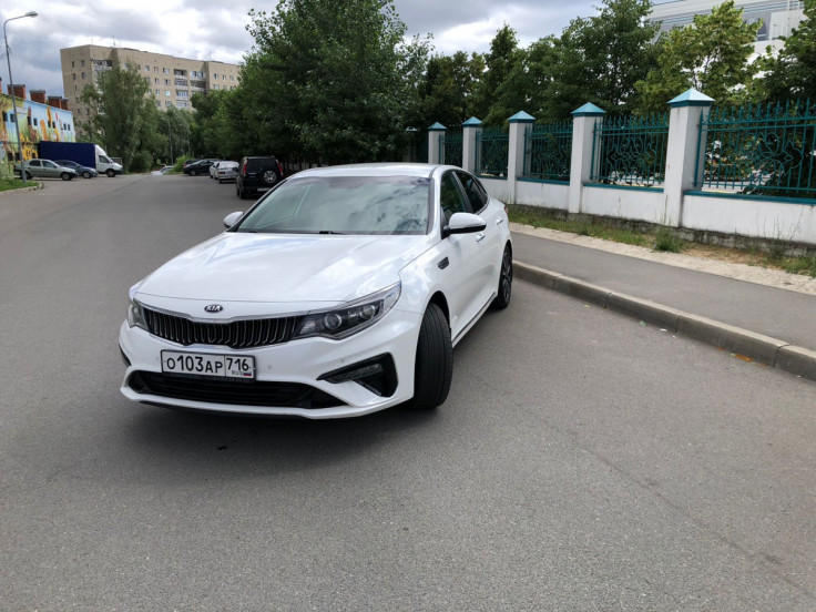 KIA Optima, белая - аренда, прокат